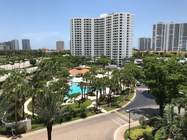 PARC CENTRAL AVENTURA SOU · #709 in Aventura - Photo 17