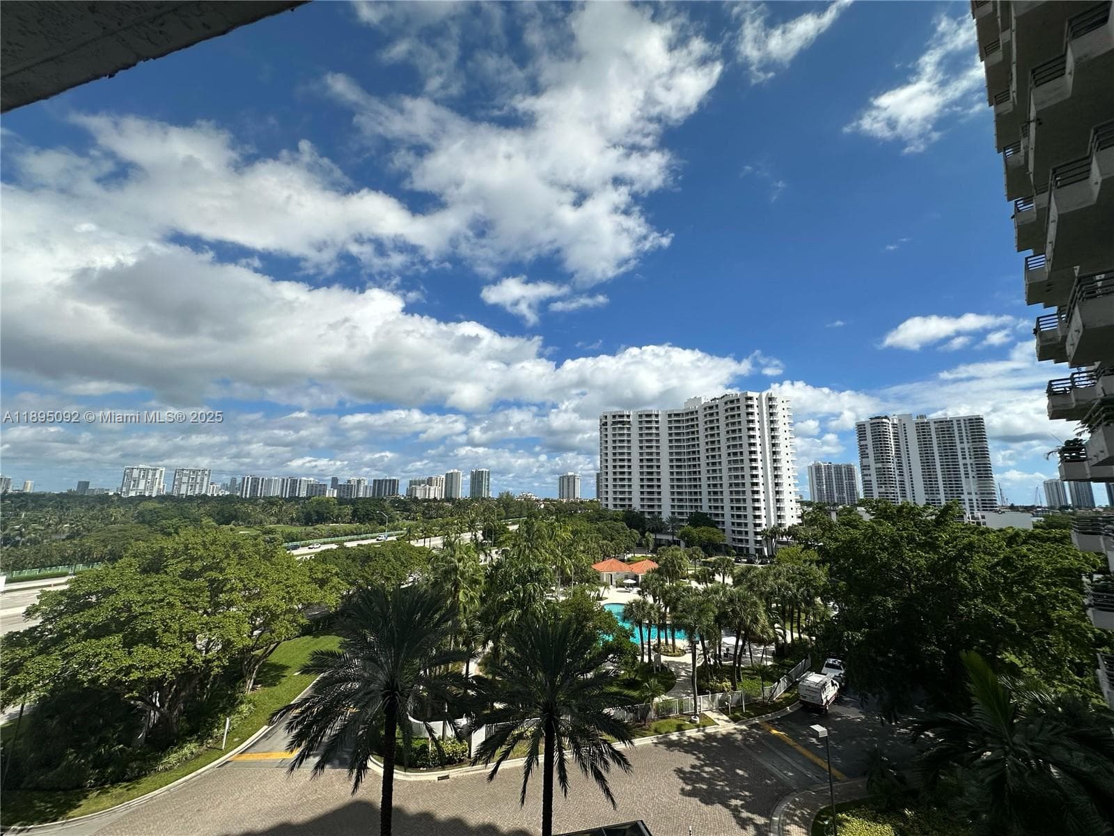 PARC CENTRAL AVENTURA SOU · #709 in Aventura - Photo 14