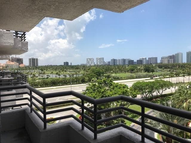 PARC CENTRAL AVENTURA SOU · #709 in Aventura - Photo 15