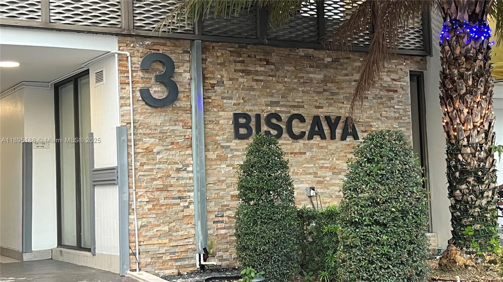 BISCAYA III CONDO · #117 in Aventura - Photo 12