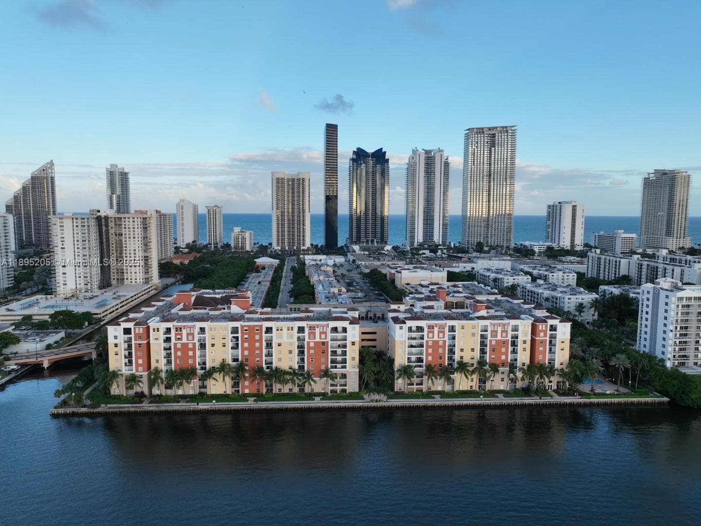 Porto Bellagio · #3402 in Sunny Isles Beach - Photo 11