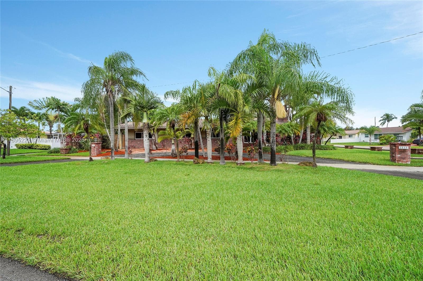 1518 Yale Dr #0 photo 2