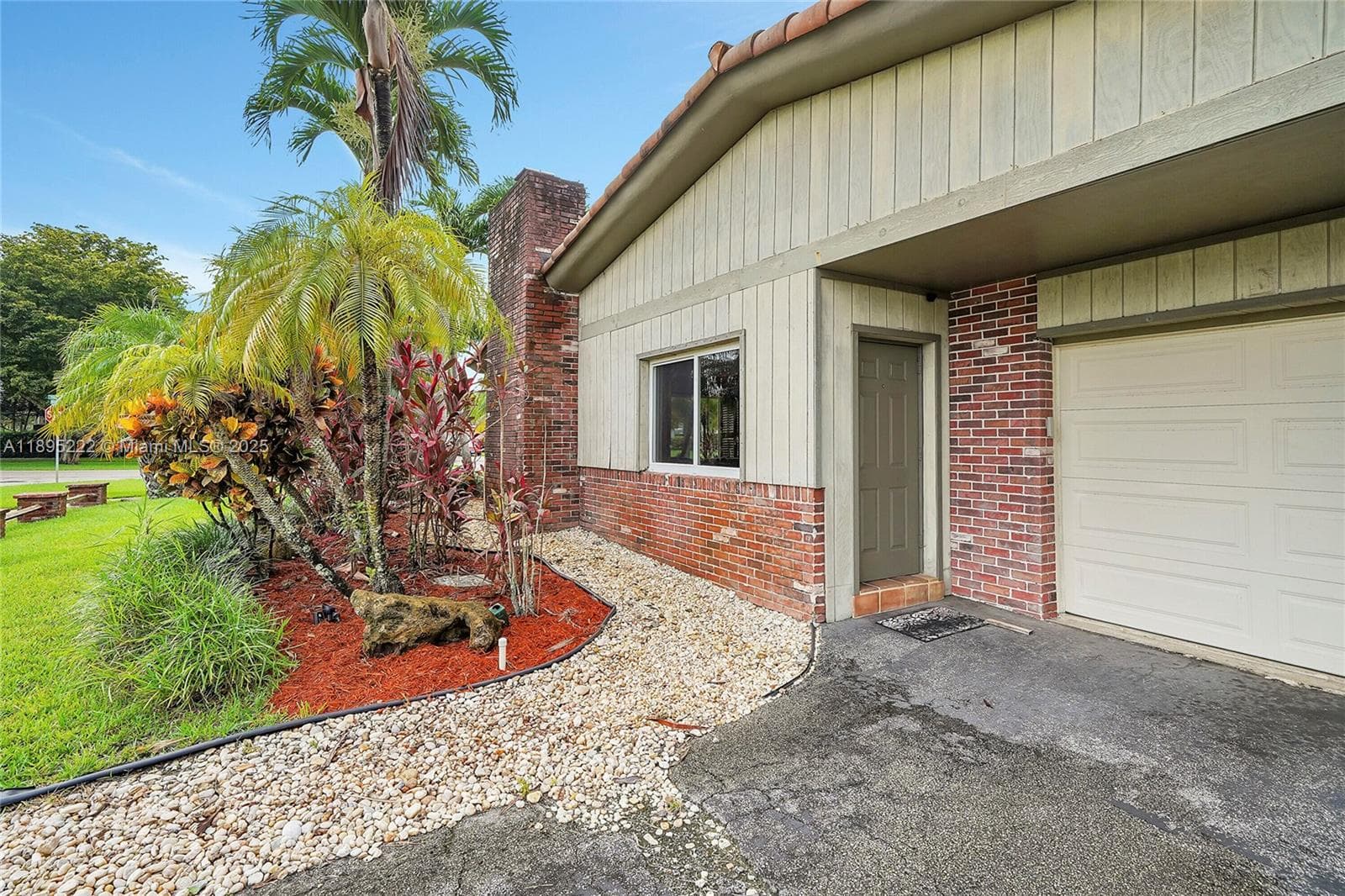 1518 Yale Dr #0 photo 3