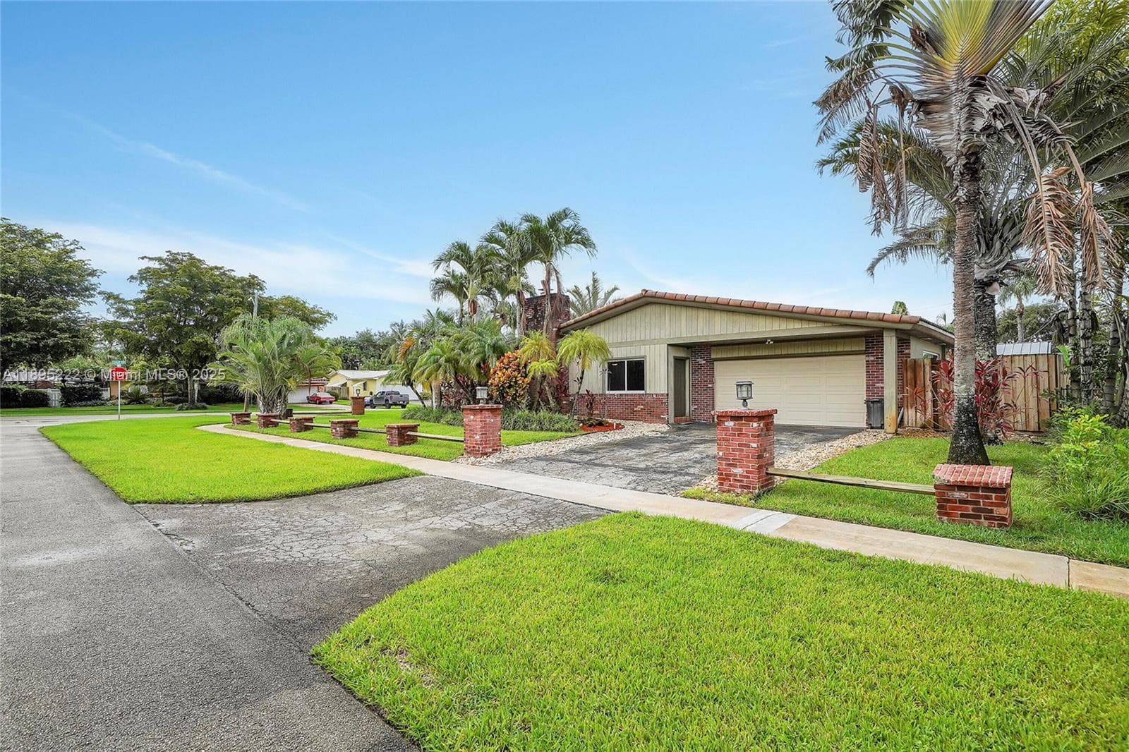 1518 Yale Dr #0 photo 1