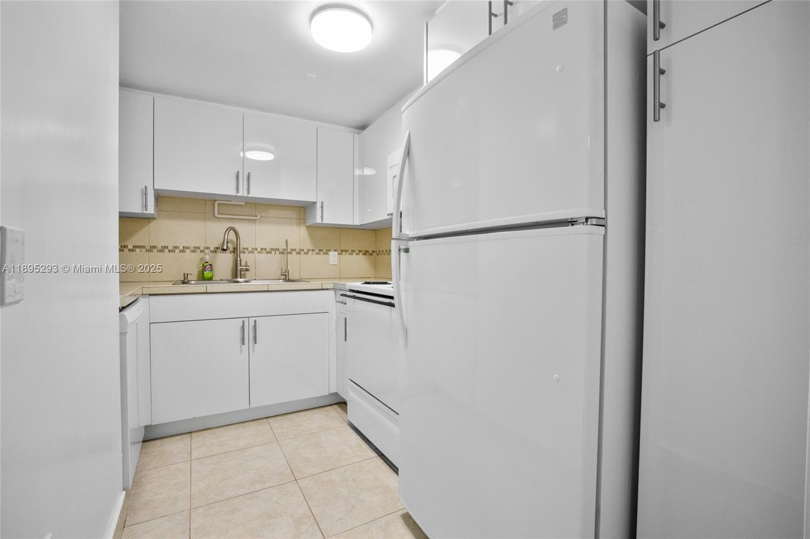 JUBILEE VILLAS CONDO · #106 in Miami - Photo 11