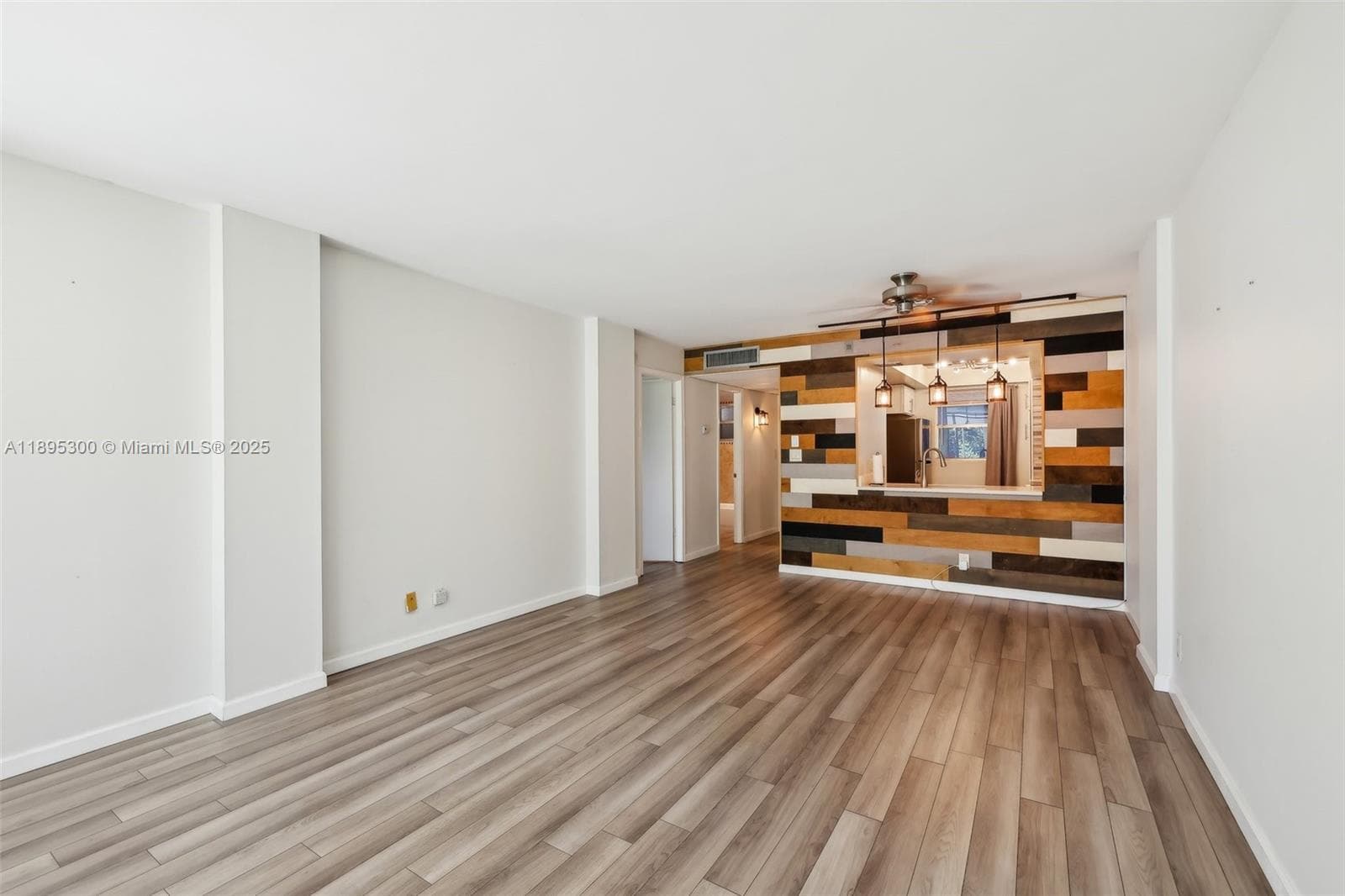 Royal Park Condominiums · #1D in Oakland Park - Photo 6