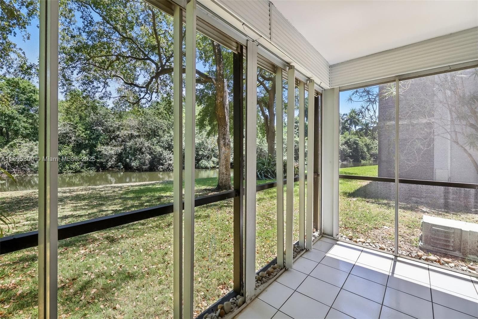 Royal Park Condominiums · #1D in Oakland Park - Photo 22