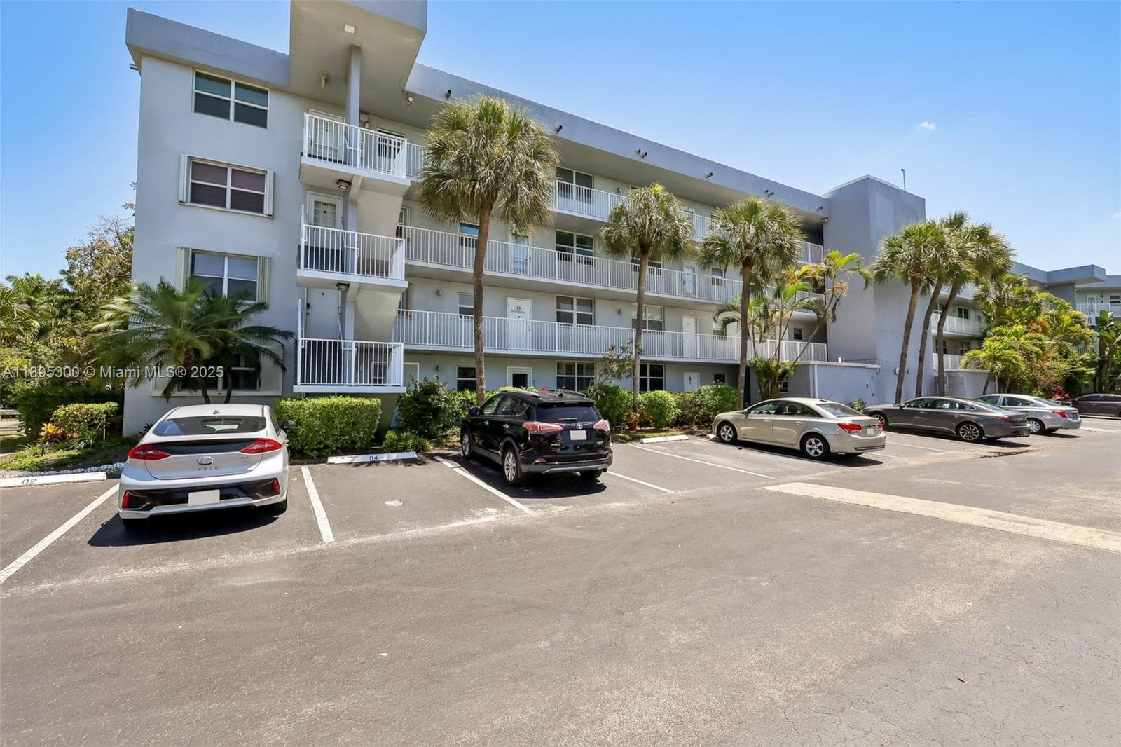 Royal Park Condominiums · #1D in Oakland Park - Photo 30