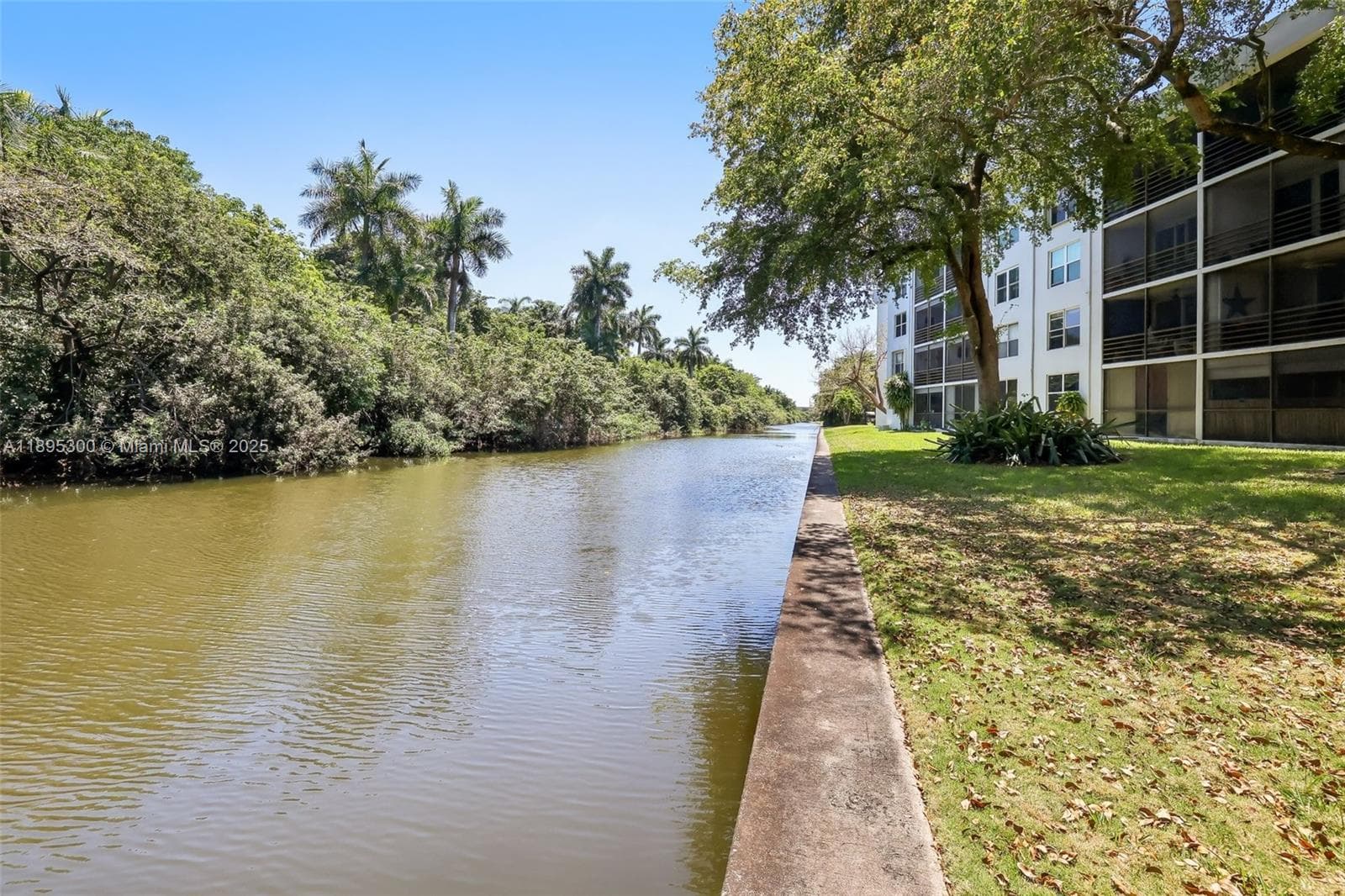 Royal Park Condominiums · #1D in Oakland Park - Photo 25