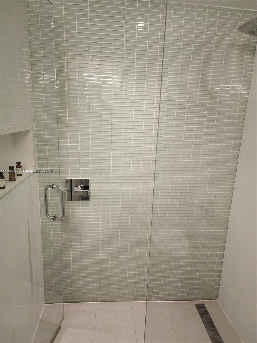 6080 Collins · #304 in Miami Beach - Photo 23