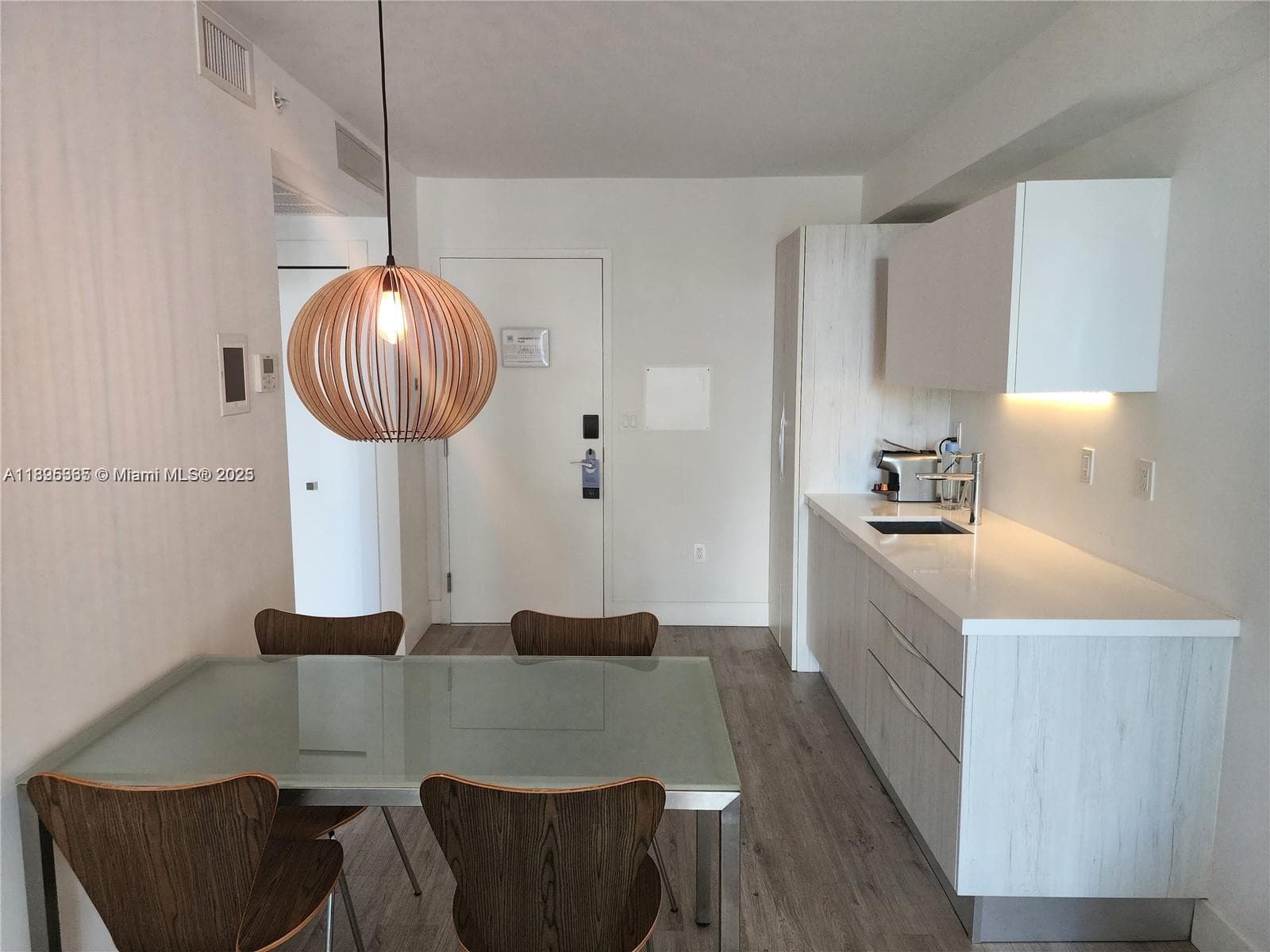 6080 Collins · #304 in Miami Beach - Photo 9