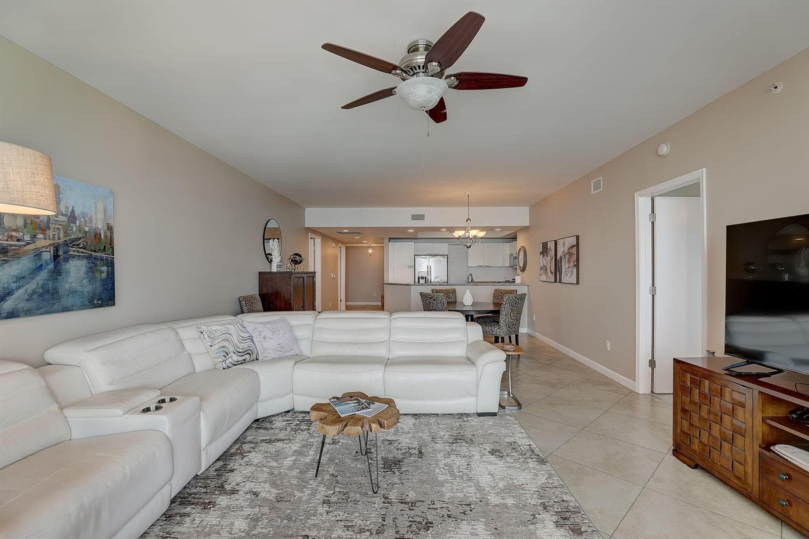 8-web-or-mls-Lake Shore Dr-008