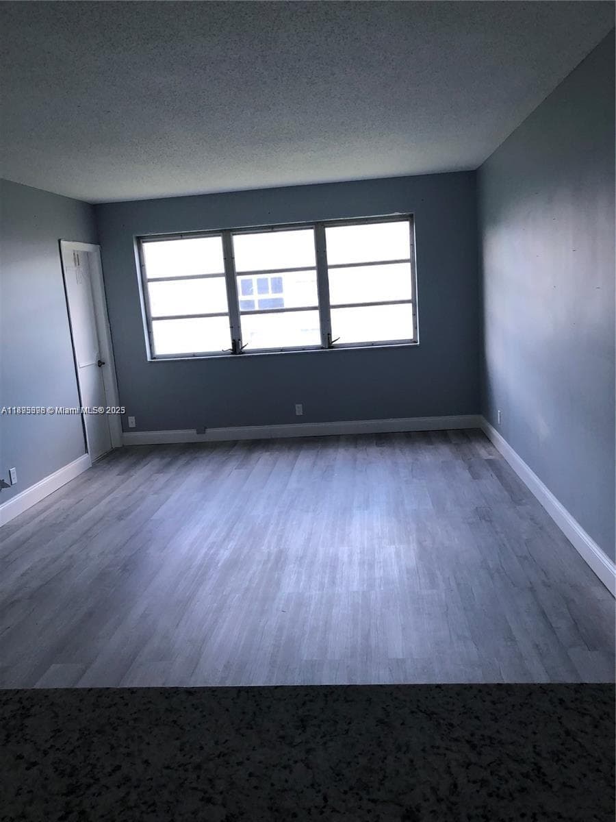 SHERIDAN LAKES CONDO APTS · #209 in Hollywood - Photo 5