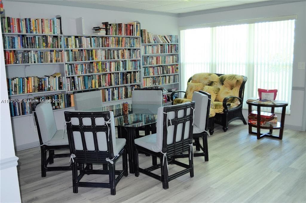 SHERIDAN LAKES CONDO APTS · #209 in Hollywood - Photo 15