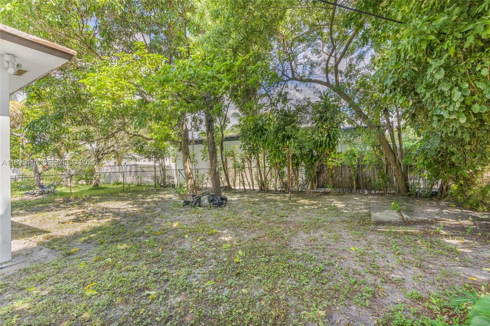 12037 NW 8th Ave photo 17