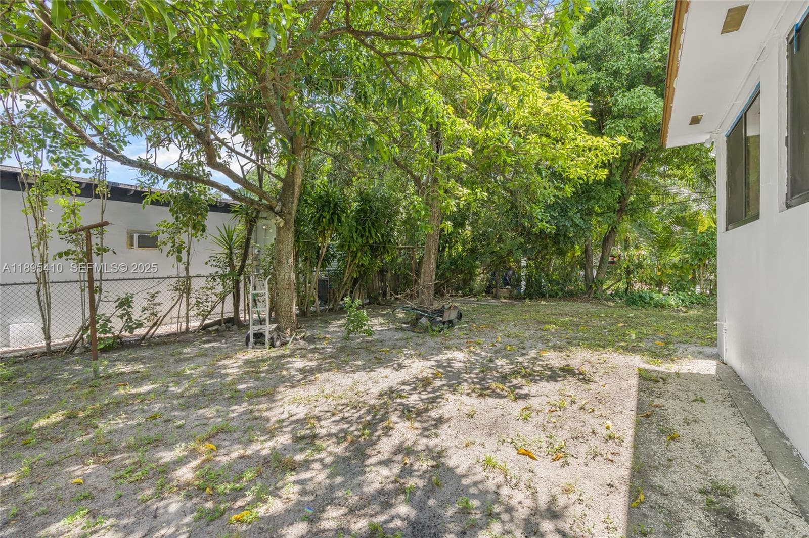 12037 NW 8th Ave photo 15