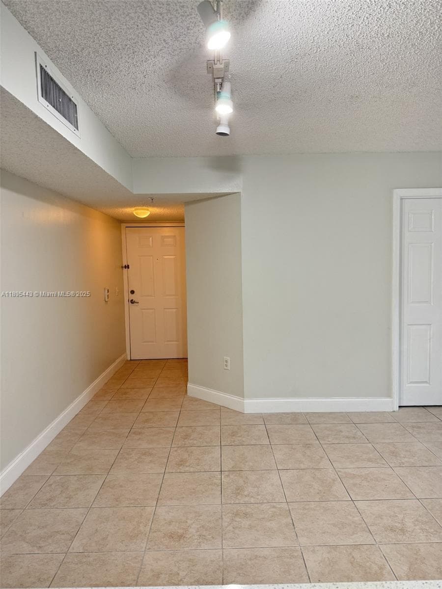 EVERGREEN LAKES CONDO · #205 in Coconut Creek - Photo 6