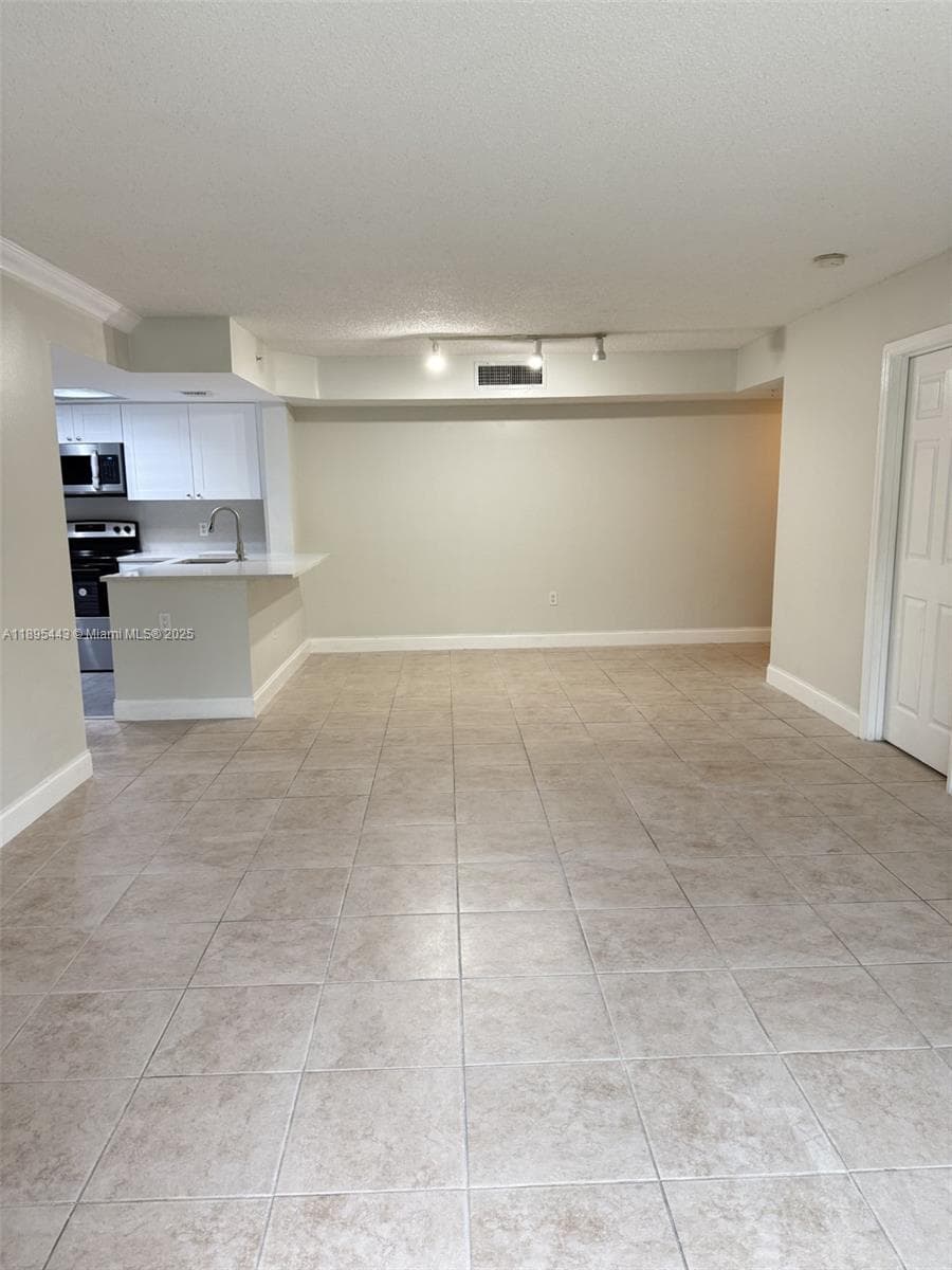 EVERGREEN LAKES CONDO · #205 in Coconut Creek - Photo 9