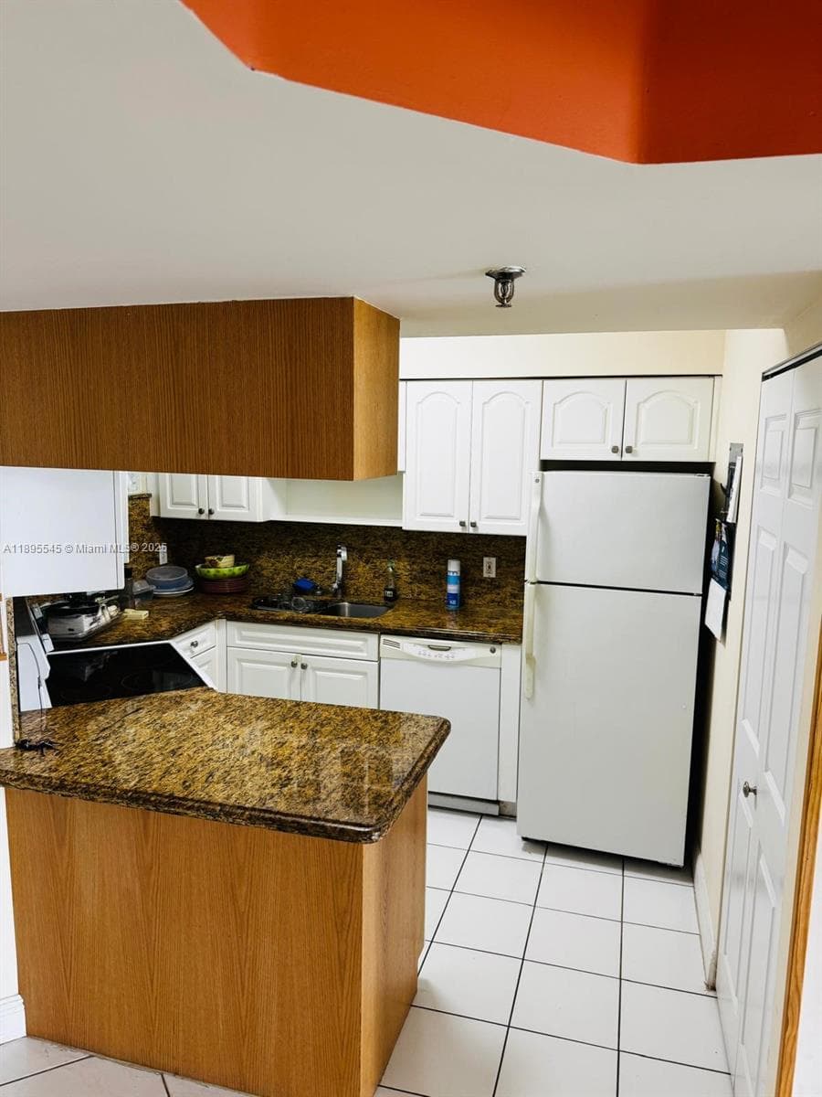 Ocean 91 · #310 in Surfside - Photo 10