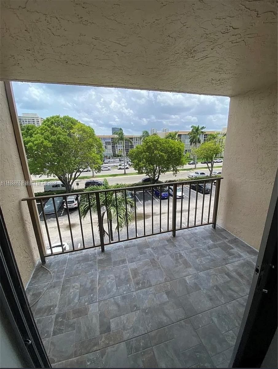 DESOTO PARK NORTH CONDO · #402 in Hallandale Beach - Photo 10
