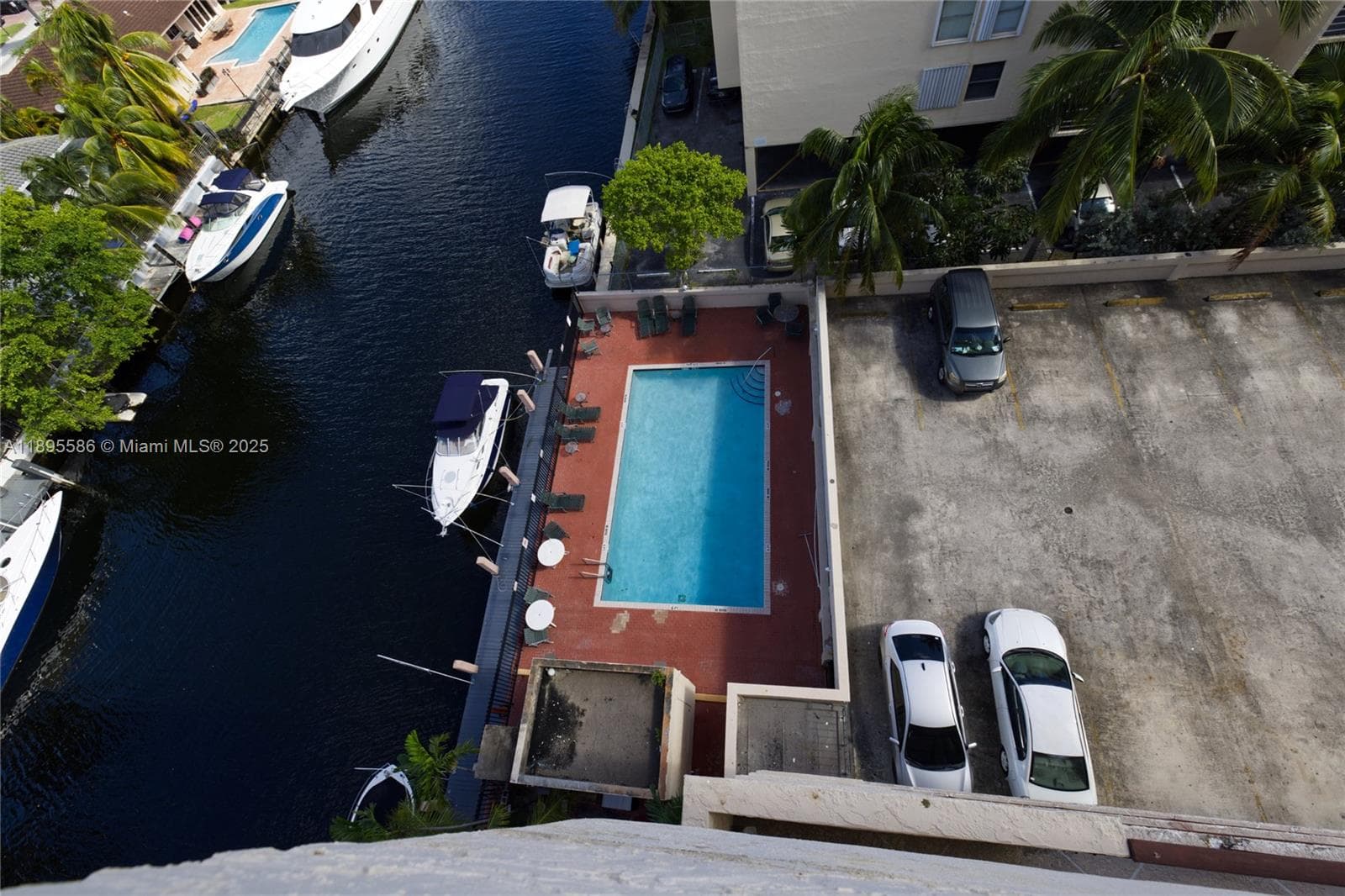 ISLAND SHORES CONDO · #302 in North Miami Beach - Photo 1