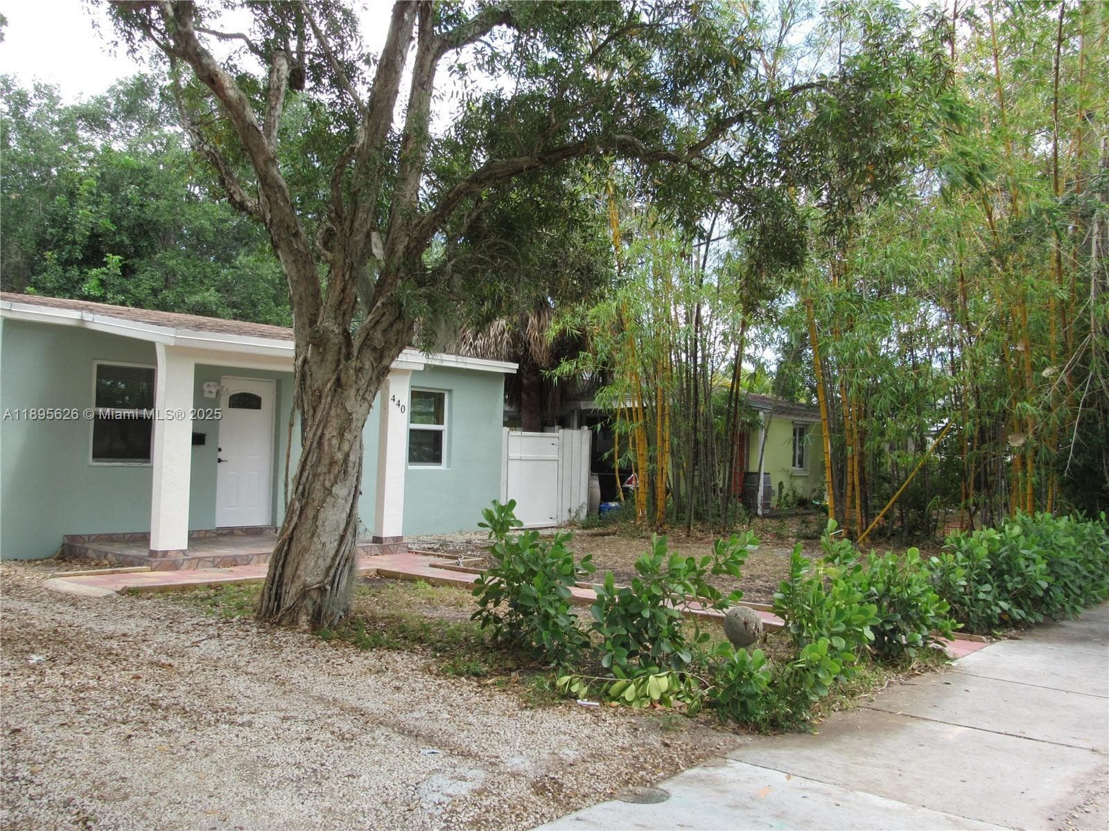 440 NW 15TH Avenue photo 2