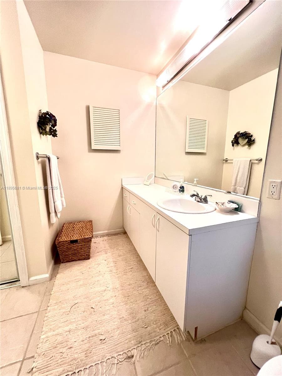 BAY COLONY CLUB CONDO · #2 in Fort Lauderdale - Photo 11