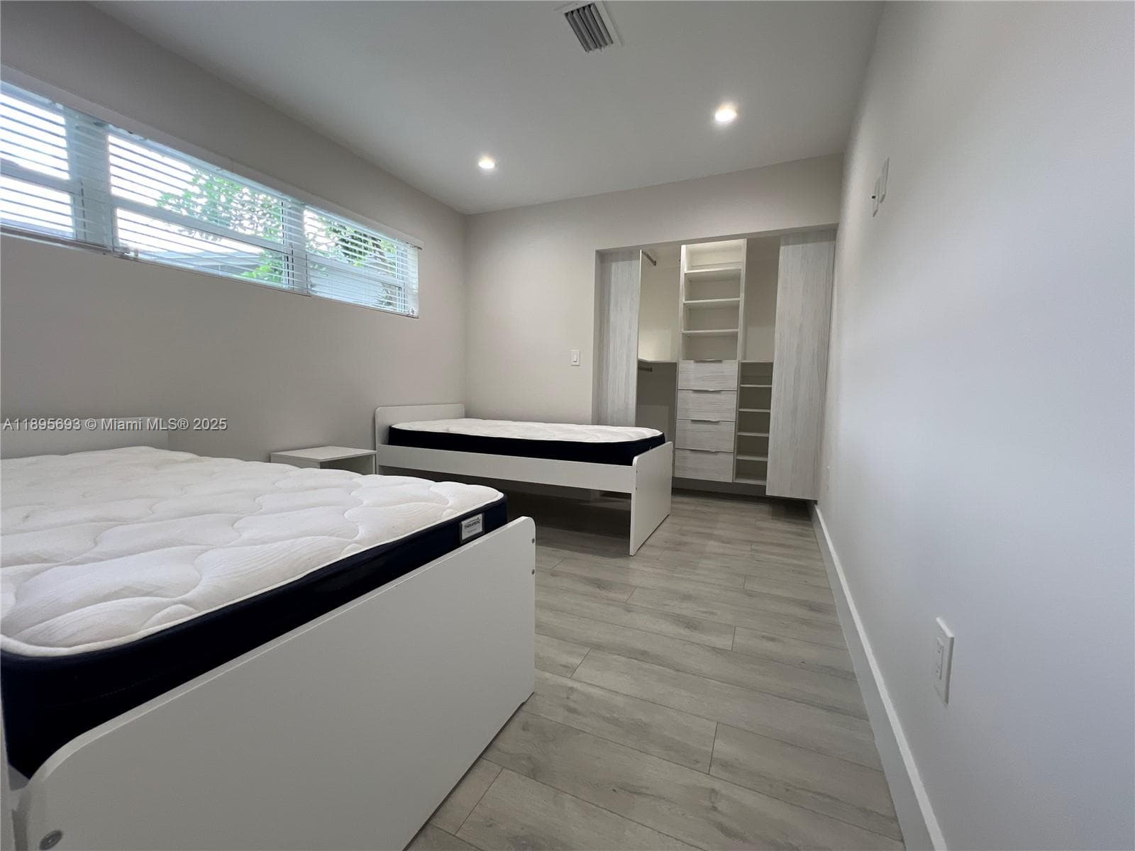 1405 N 46th Ave #1405 photo 13