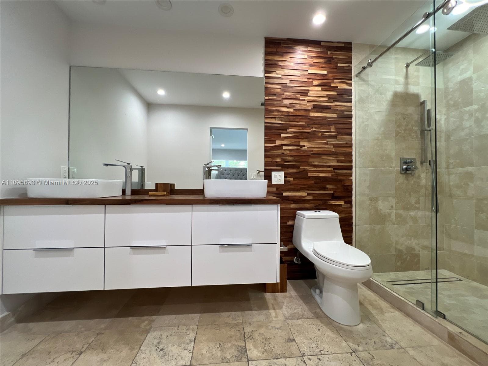 1405 N 46th Ave #1405 photo 16