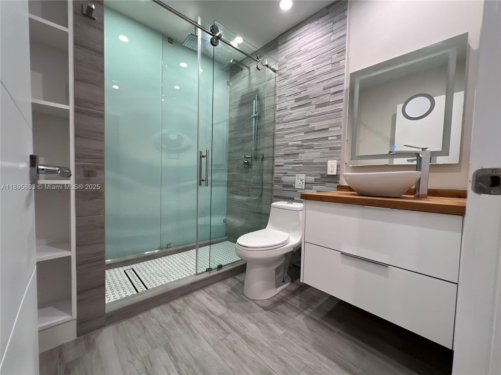 1405 N 46th Ave #1405 photo 12