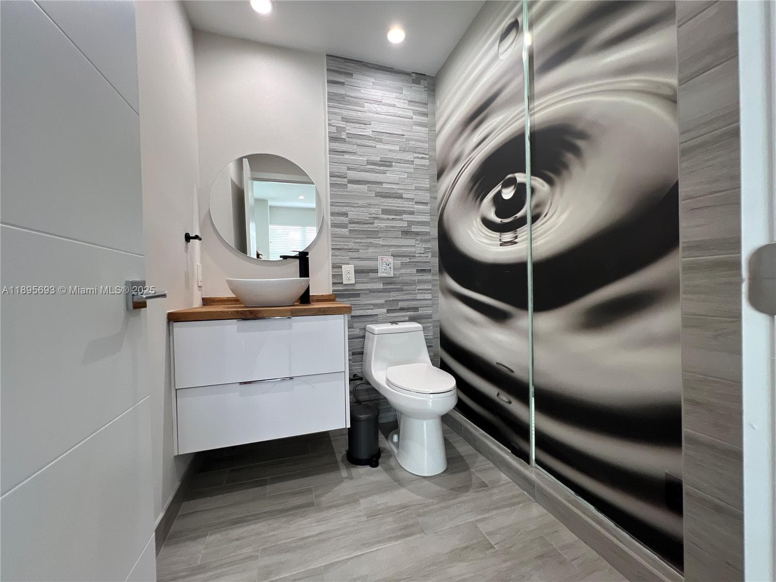 1405 N 46th Ave #1405 photo 9