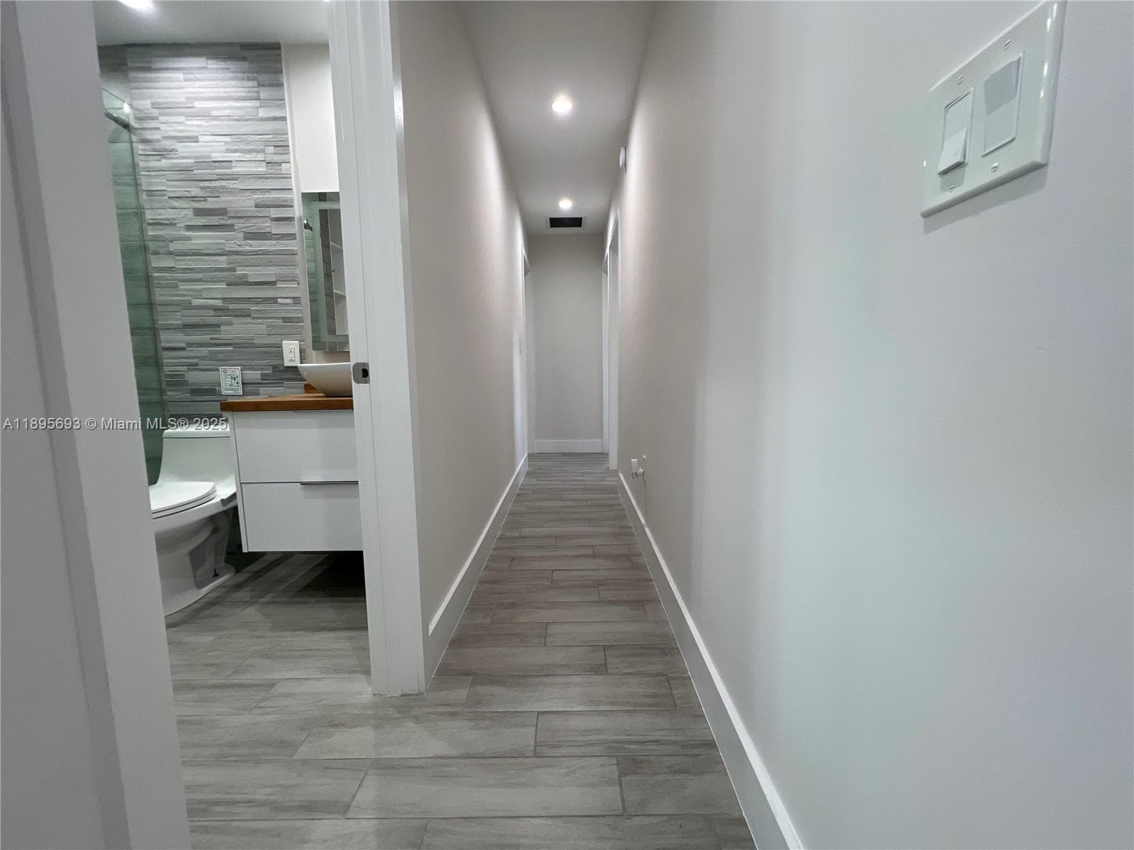 1405 N 46th Ave #1405 photo 11