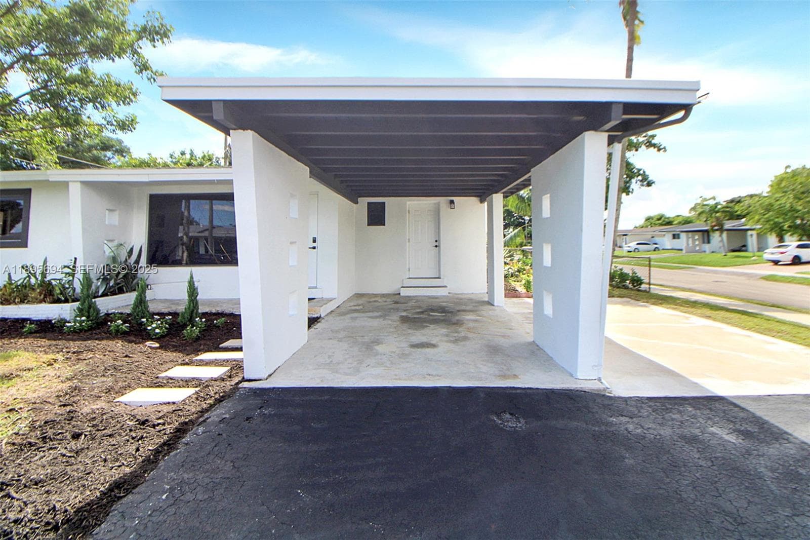 2880 SW 2nd St photo 5