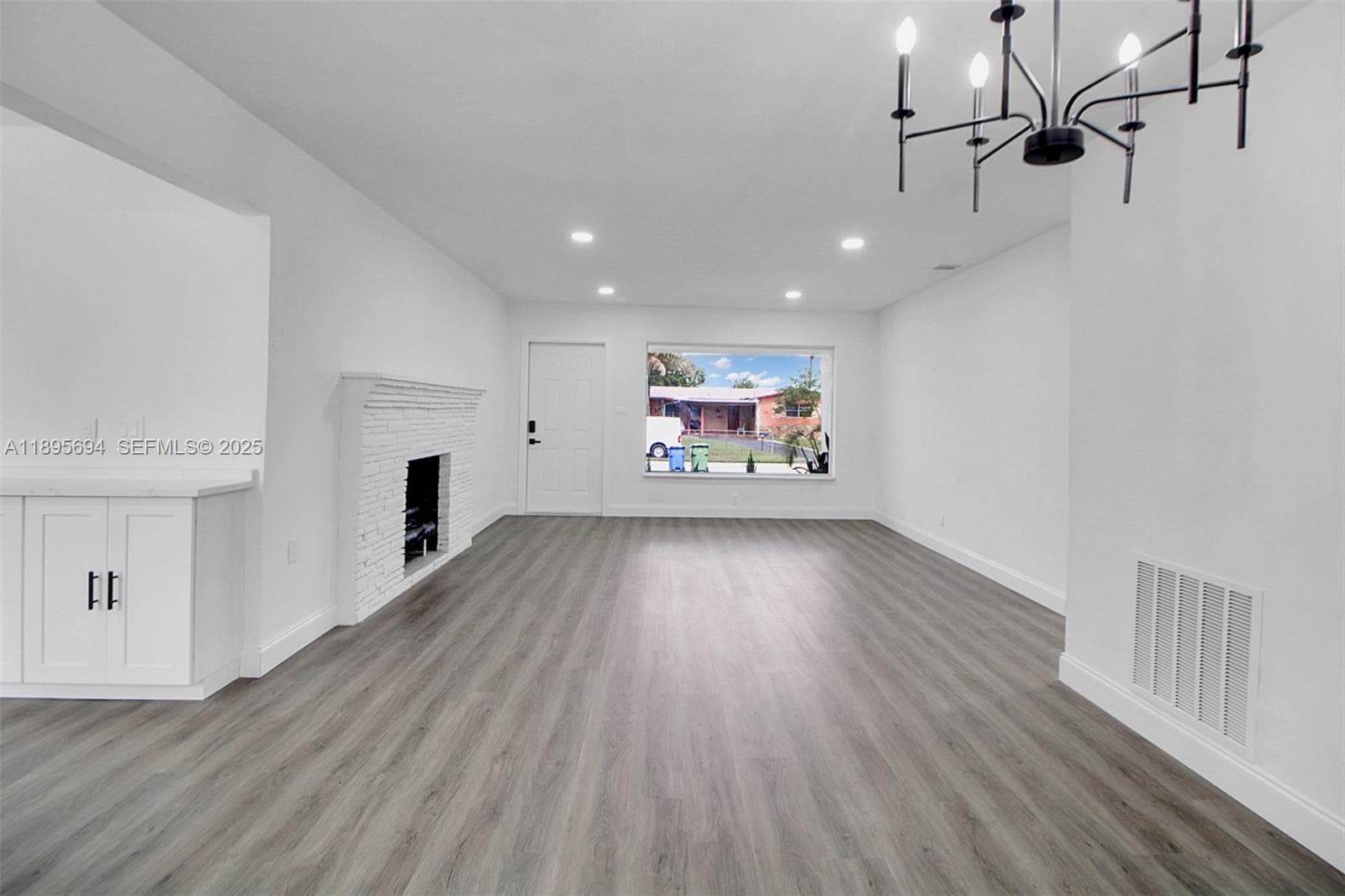 2880 SW 2nd St photo 8