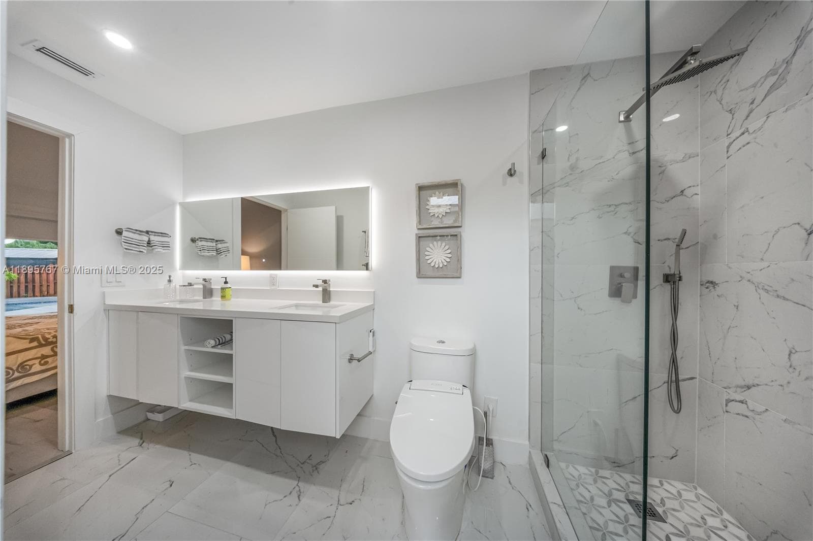 2406 Marathon Ln photo 13