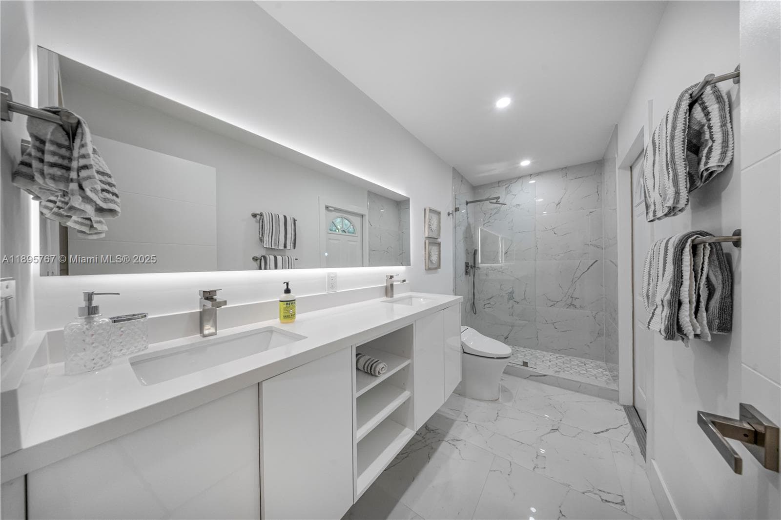 2406 Marathon Ln photo 12