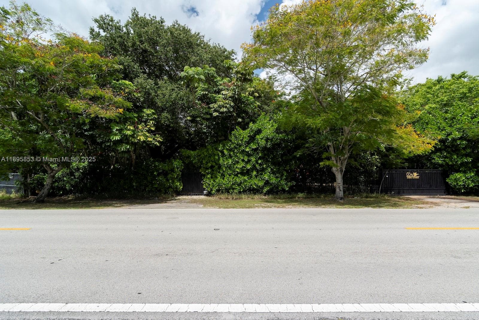 14000 N Miami Ave photo 3