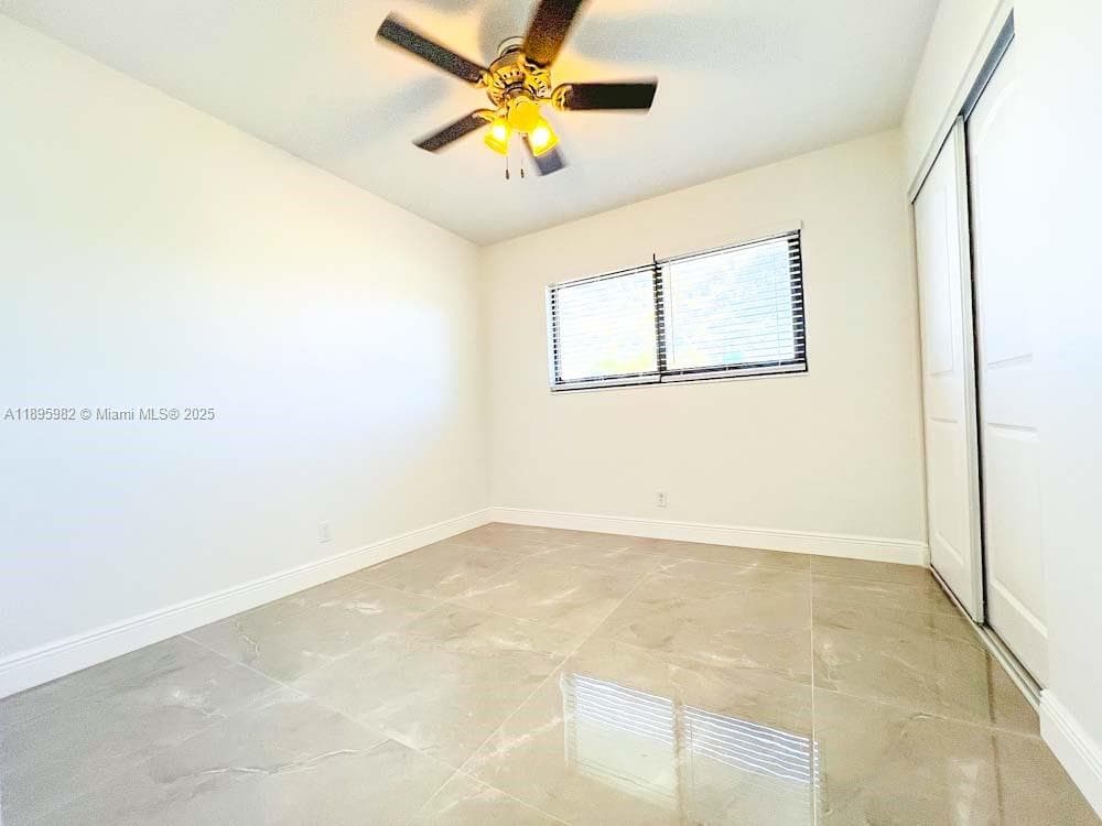 3049 NW 6th Ave photo 11