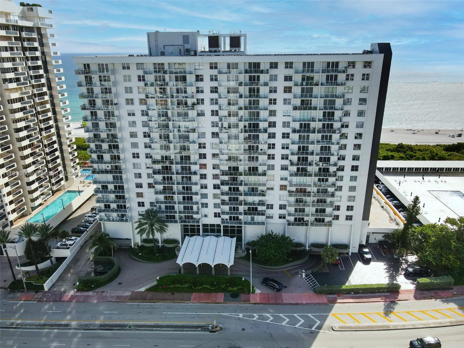 ARLEN BEACH CONDO · #419 in Miami Beach - Photo 2