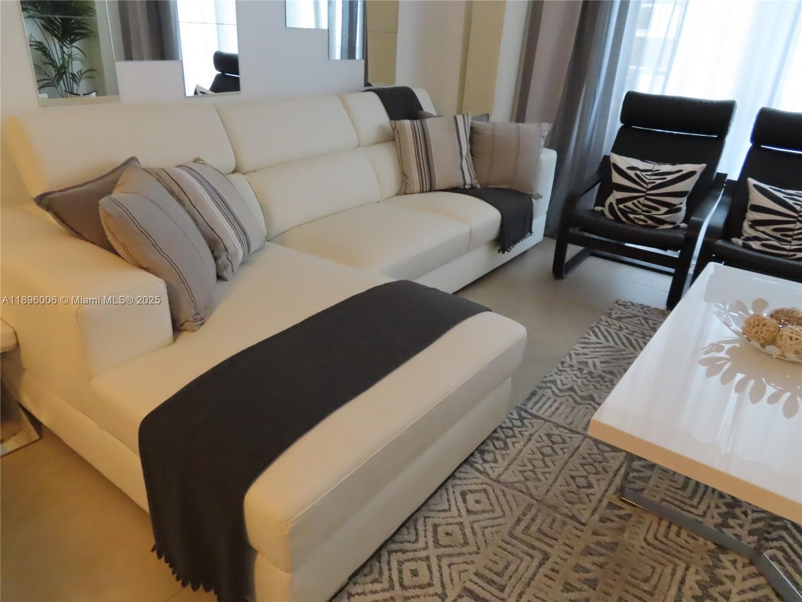 ARLEN BEACH CONDO · #419 in Miami Beach - Photo 6