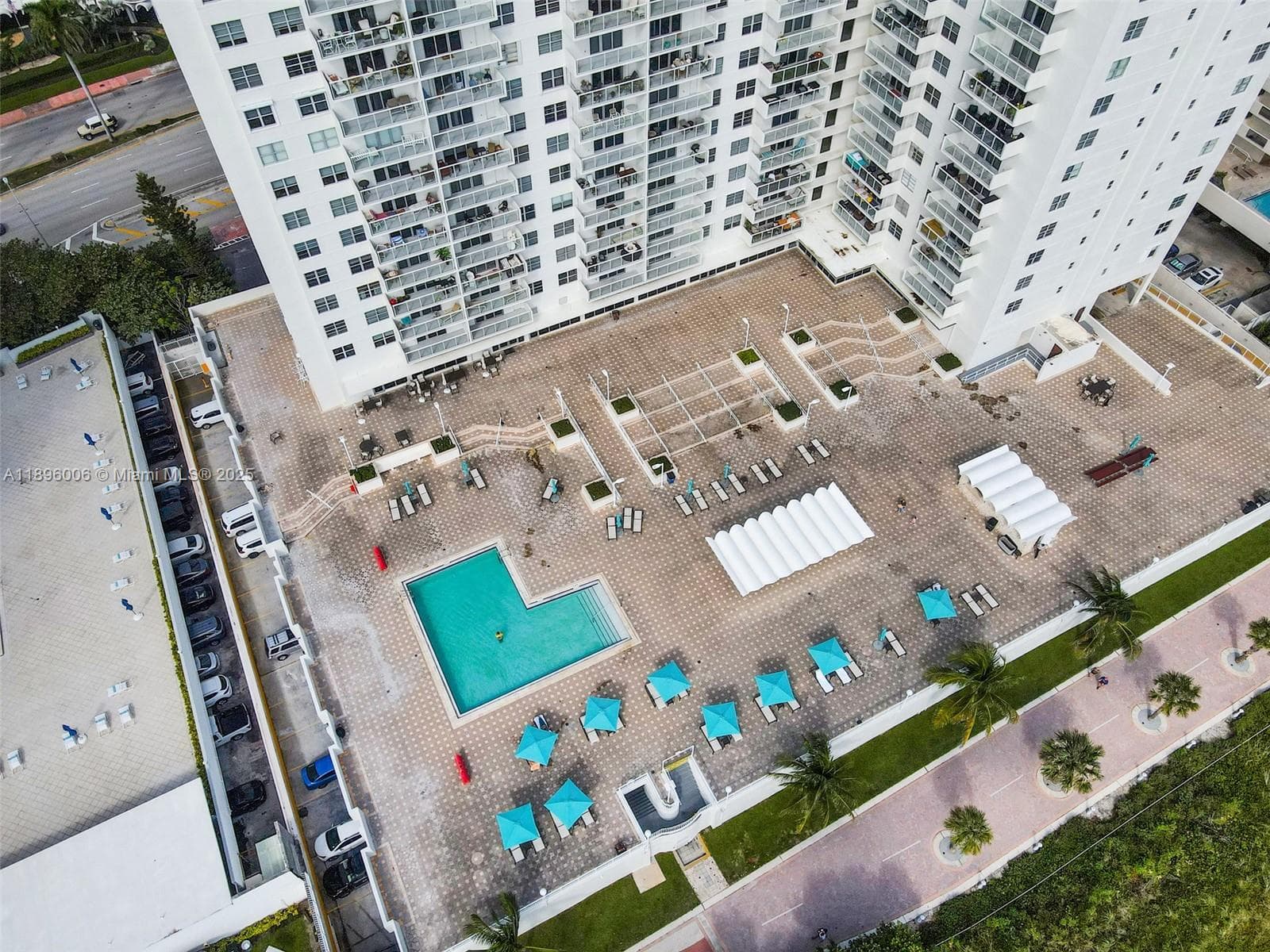 ARLEN BEACH CONDO · #419 in Miami Beach - Photo 3