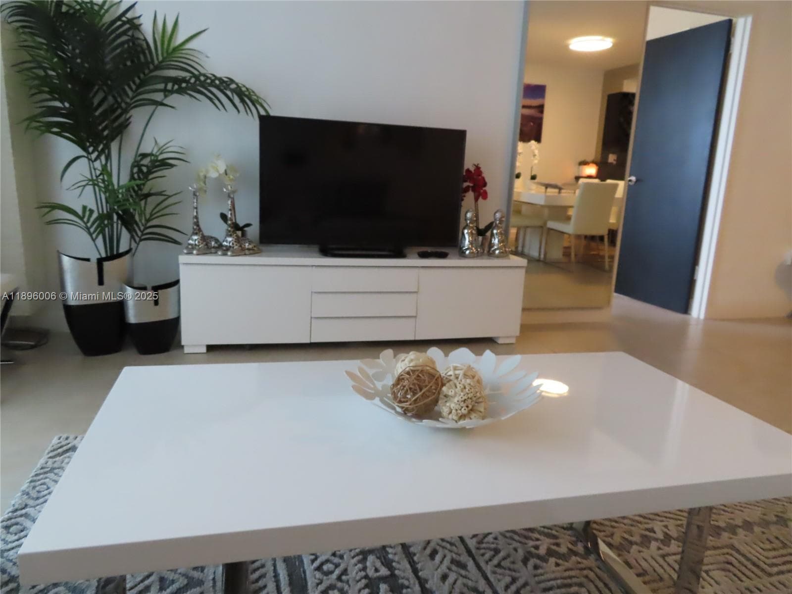 ARLEN BEACH CONDO · #419 in Miami Beach - Photo 15