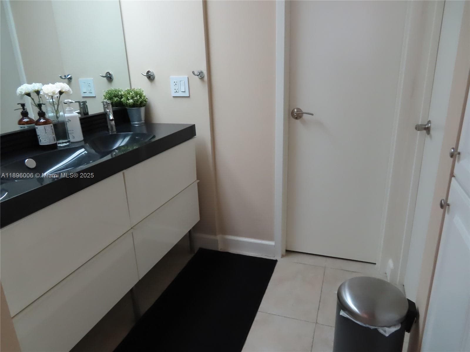 ARLEN BEACH CONDO · #419 in Miami Beach - Photo 19