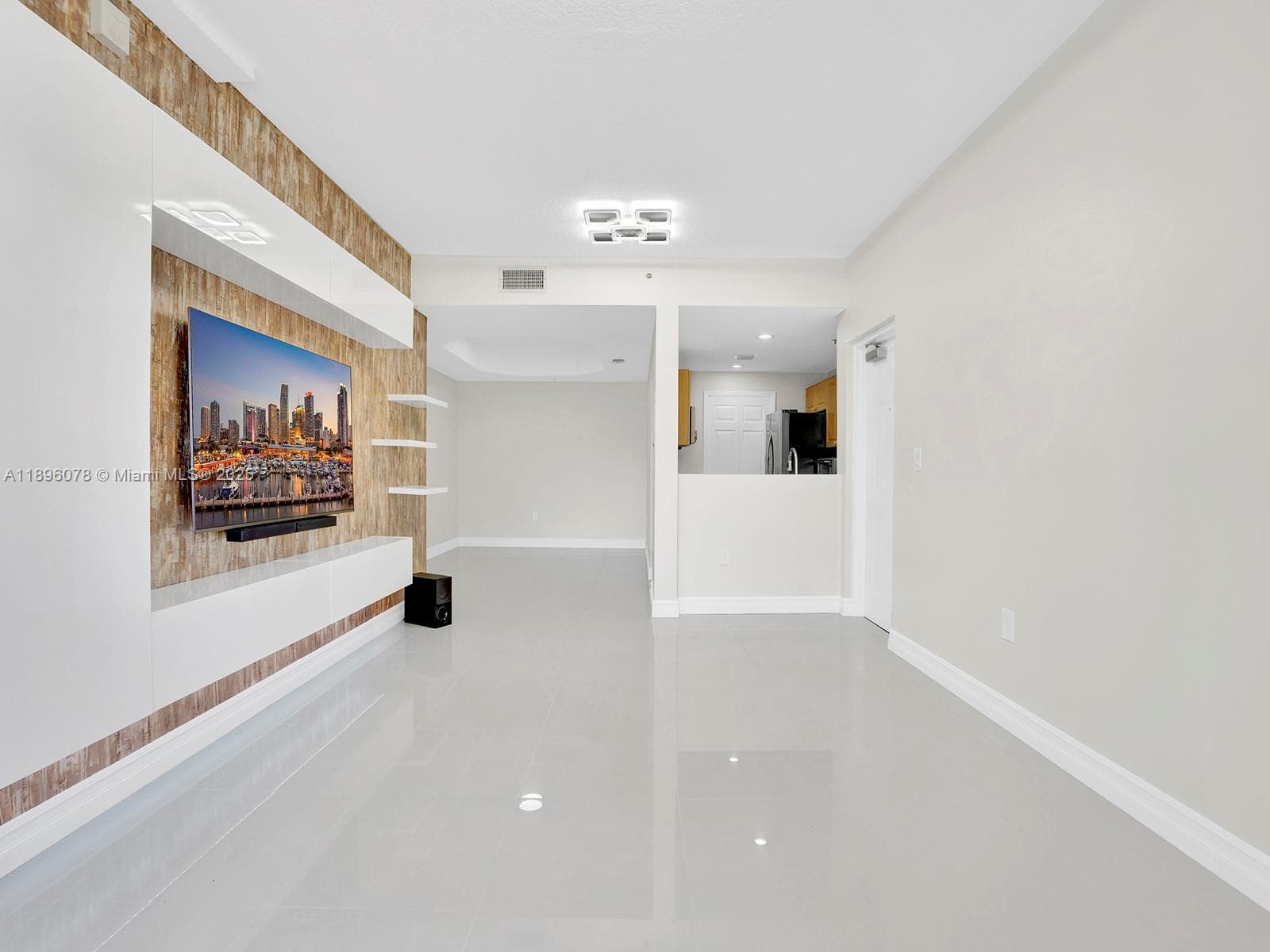 THE COURTS AT DORAL ISLES · #1325 in Doral - Photo 2