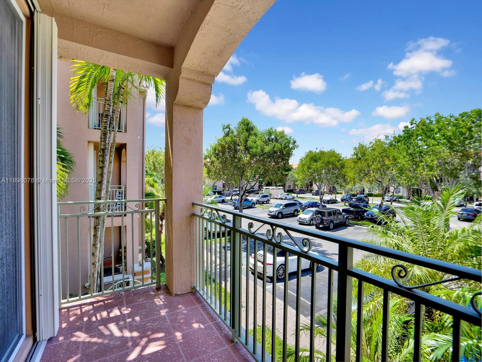 THE COURTS AT DORAL ISLES · #1325 in Doral - Photo 16