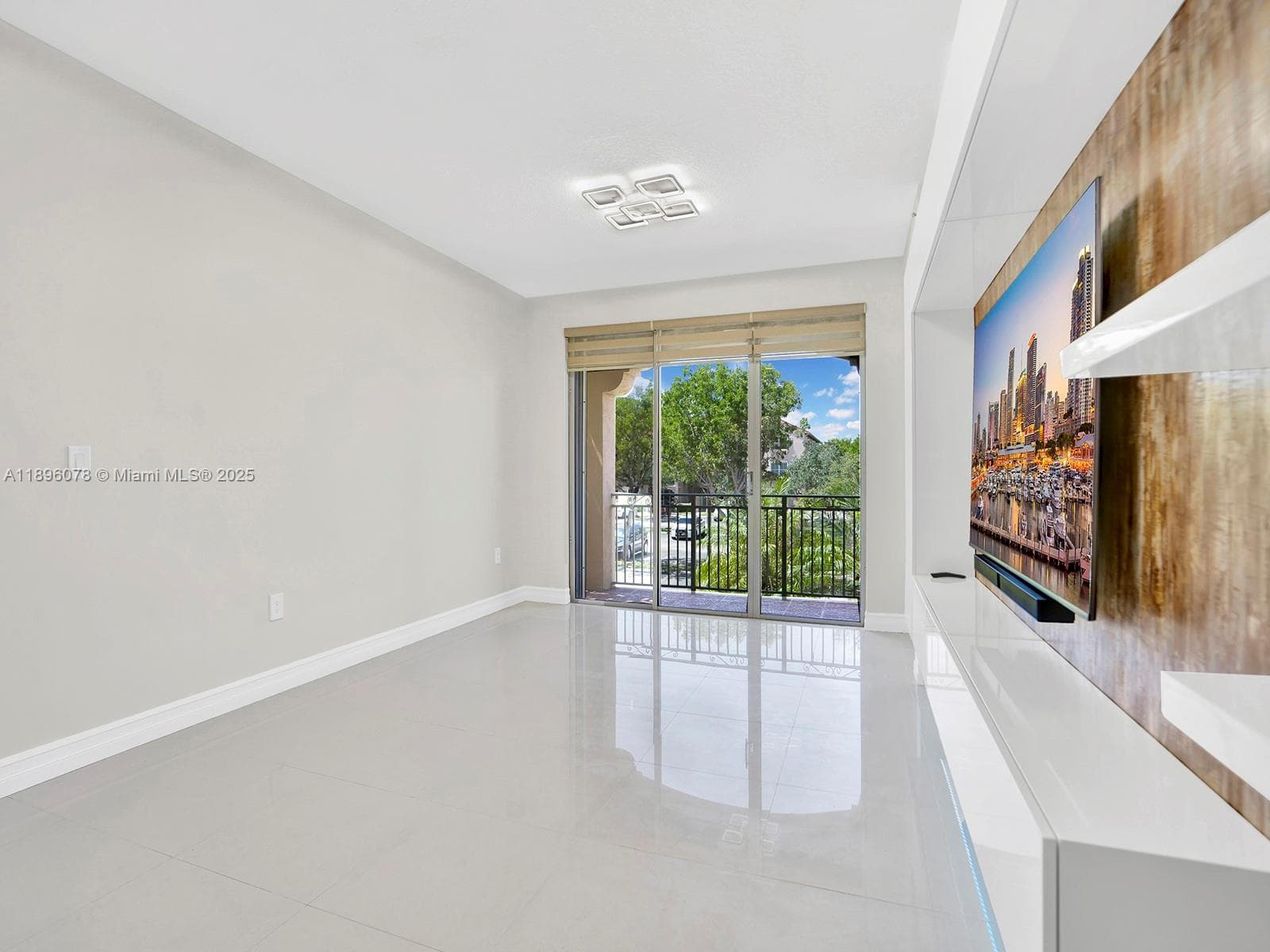 THE COURTS AT DORAL ISLES · #1325 in Doral - Photo 3