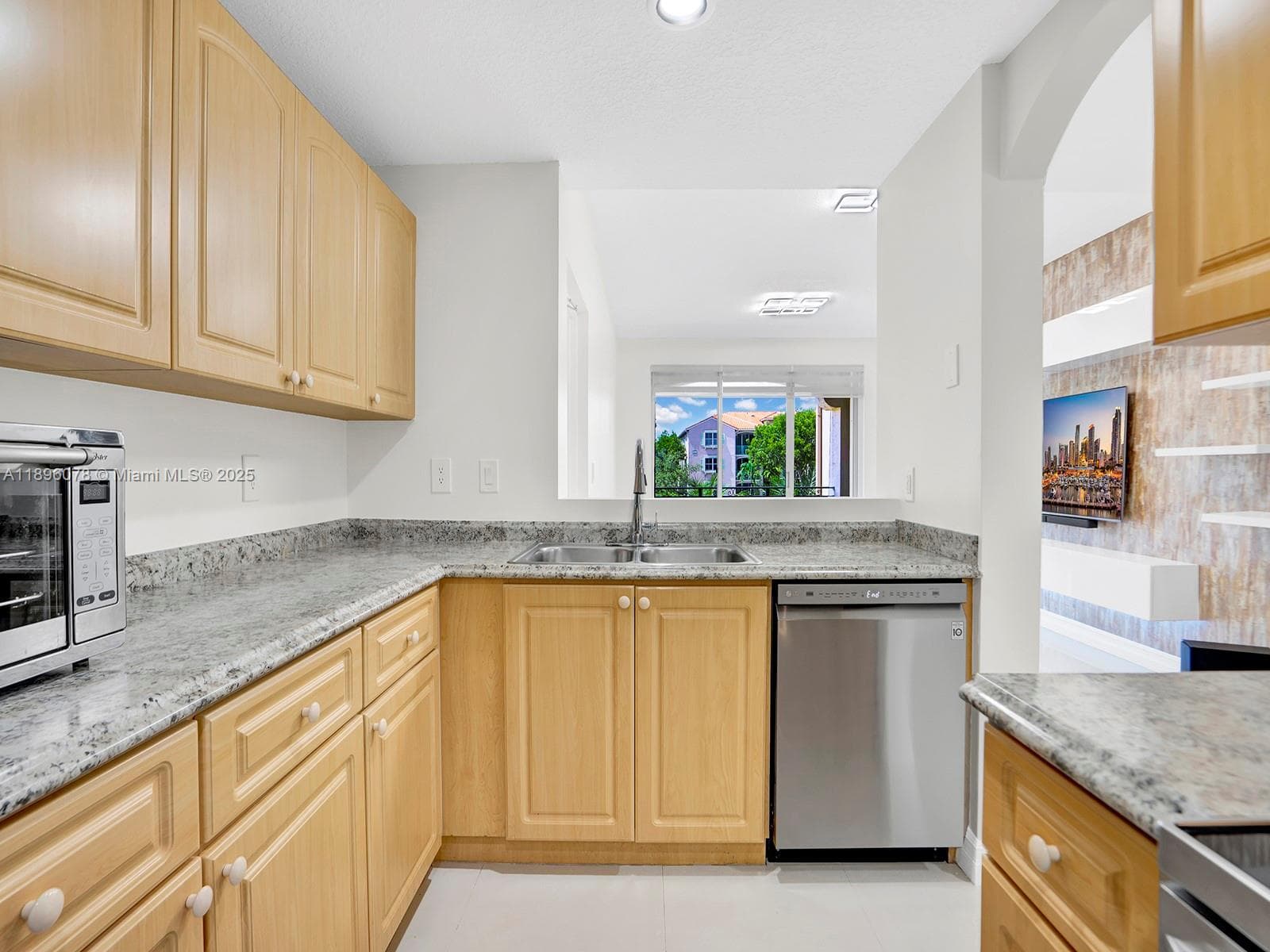 THE COURTS AT DORAL ISLES · #1325 in Doral - Photo 5