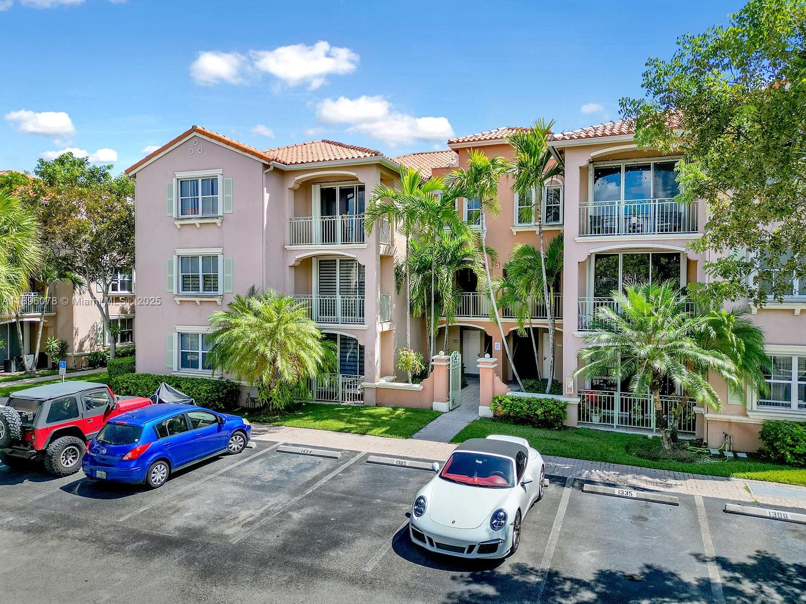 THE COURTS AT DORAL ISLES · #1325 in Doral - Photo 20