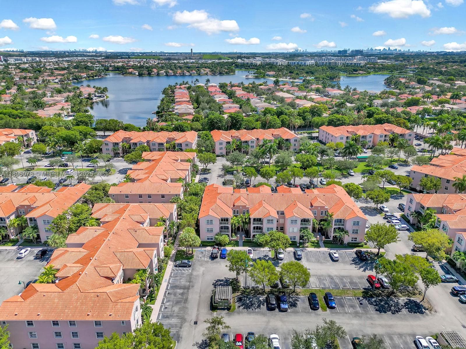 THE COURTS AT DORAL ISLES · #1325 in Doral - Photo 21
