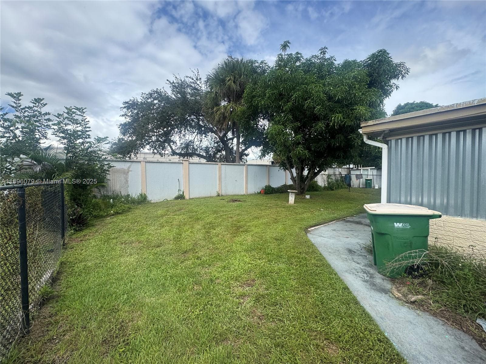 2605 NW 55th St photo 2